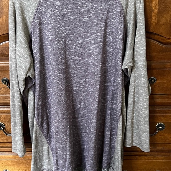 LOGO by Lori Goldstein French Terry Plus Top 2X - Picture 2 of 4